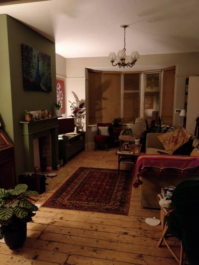 Double room in a cosy, calm home. Main Photo