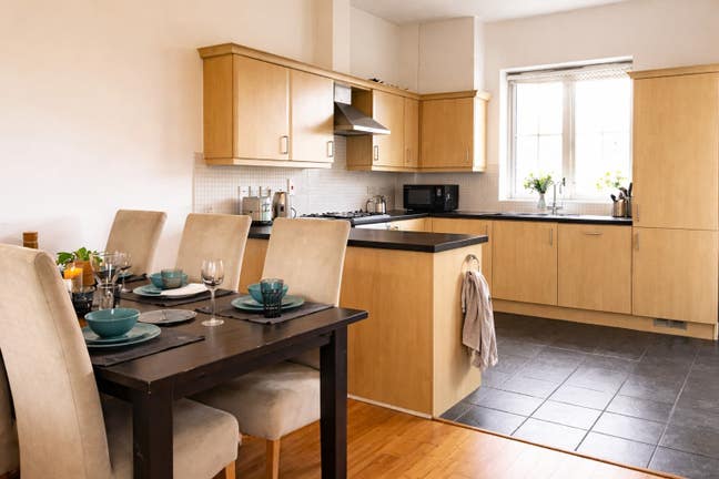 En-Suite Room In Stunning Large House.   Main Photo
