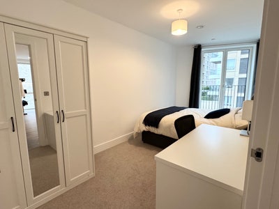 Furnished Double Room Available in 3-Bed Flat Main Photo