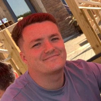 Looking for room to Rent or Buddy-up  Main Photo