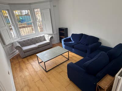 3 Bed Flat, Nightingale Road, E5 Main Photo