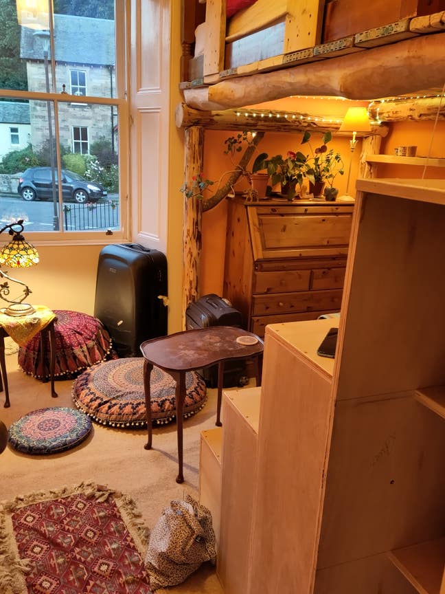 Custom-made mezzanine room Main Photo