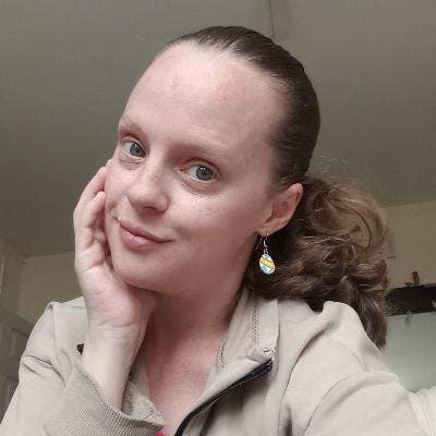 I am sofa surfing and I'm looking for a room ... Main Photo