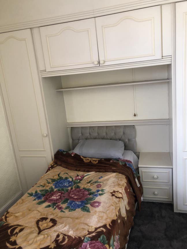 Spacious Double Room in Great Location Main Photo