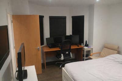 Large double room with ensuite Main Photo