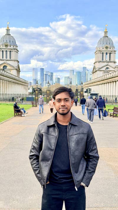 Professional Looking for Spacious Room Main Photo