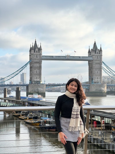  28F Engineer looking for a room Main Photo