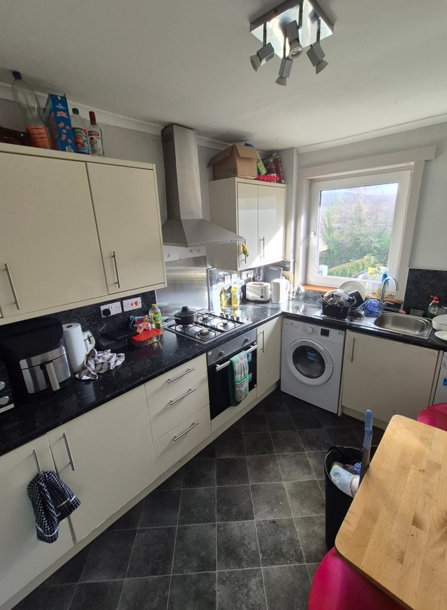 Student Flatshare Room - EH14 2DS Main Photo