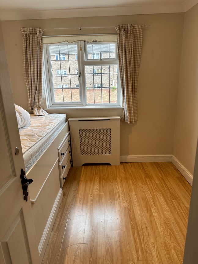 Single Room with dedicated toilet & Bathroom  Main Photo