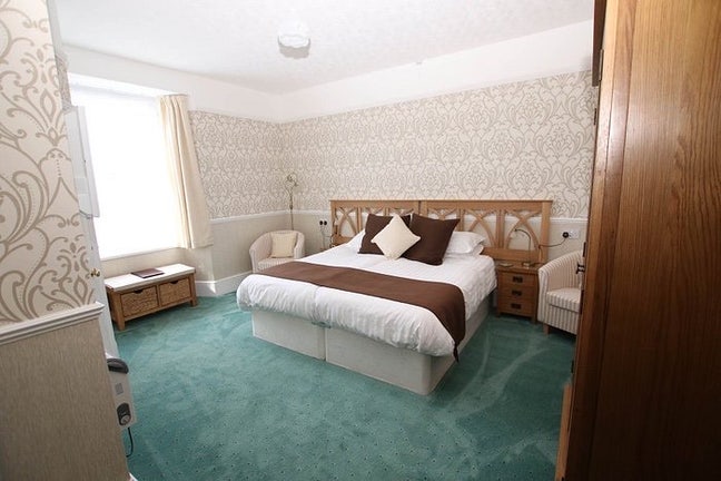 En suite room in rural location Main Photo