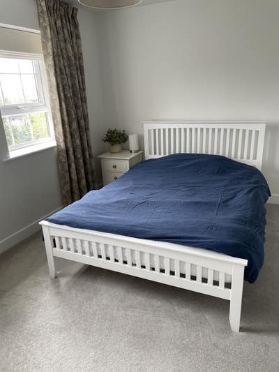 Double Room in detached house  Main Photo