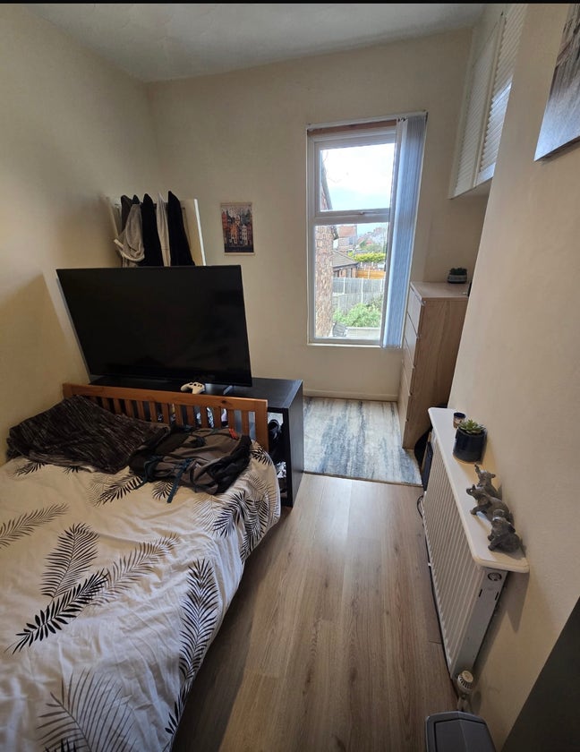 Room to rent  Main Photo