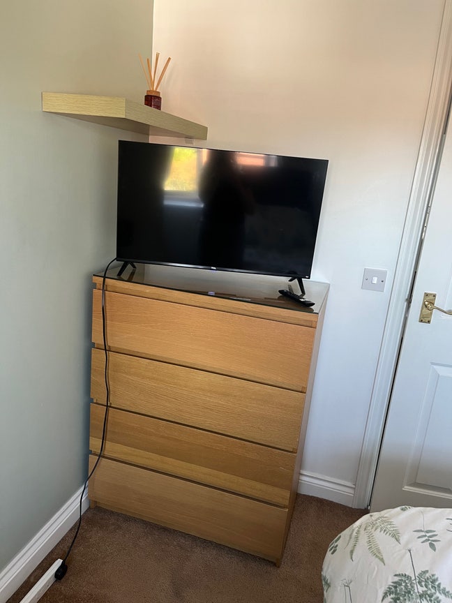 Single Furnished Room Main Photo