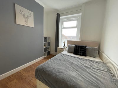 Cosy Room with All Bills Included / Low Deposit Main Photo
