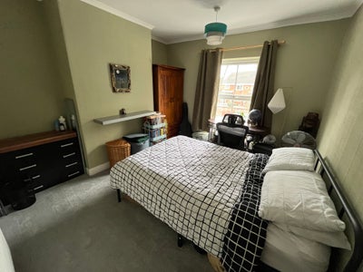 Lodger in uphill house   Main Photo