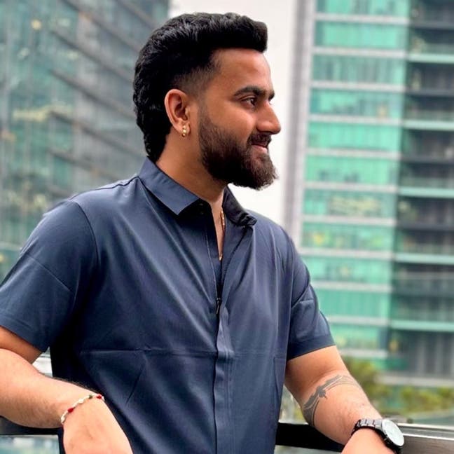 Professional Male seeks a single or double room Main Photo