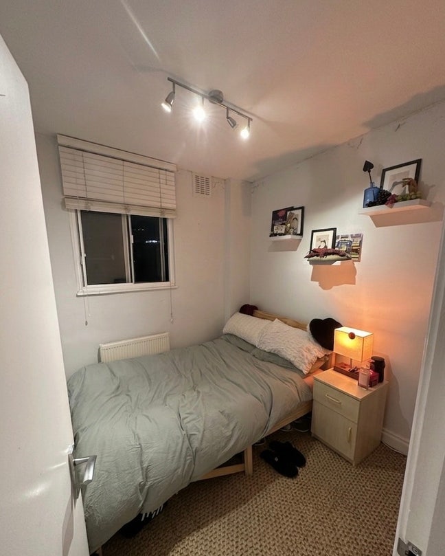 Small Double Bedroom in the heart of Brixton Main Photo