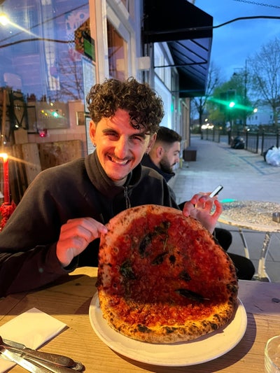 Young professional looking for sublet Main Photo