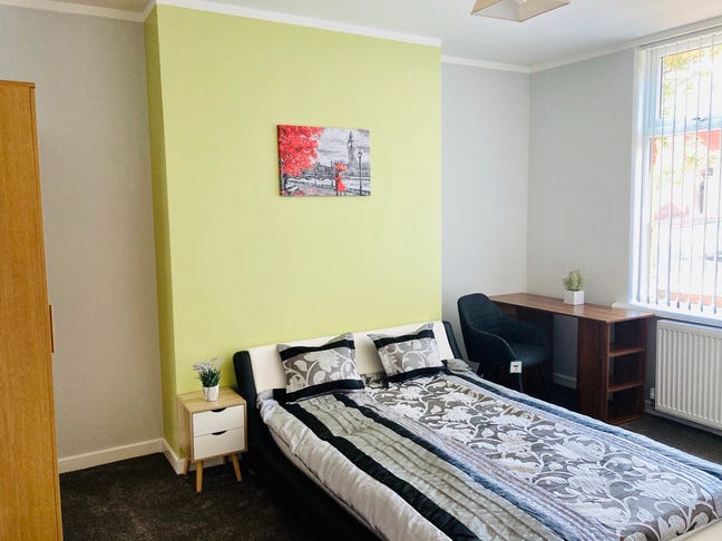 Beautiful Double En-Suite Room   Main Photo