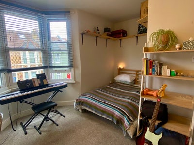 Big Bright Southville - All Bills inc, No Deposit  Main Photo