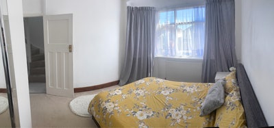 A clean spacious double room for single FEMALE Main Photo