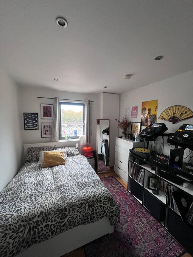 SUBLET - Double Room in Hackney Central Main Photo