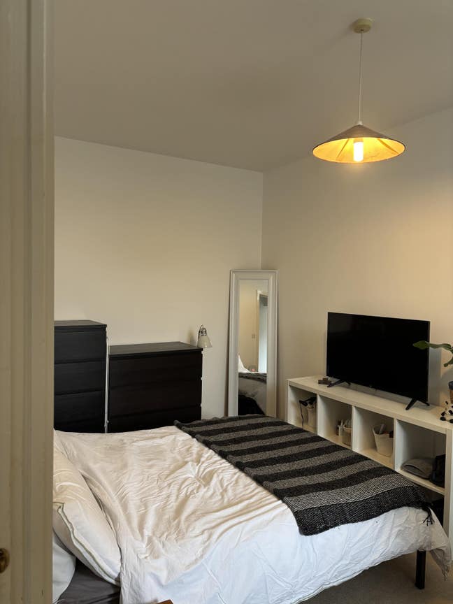 Lovely flat share in L7 area. Females only.  Main Photo