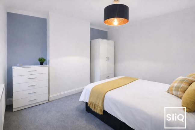 2 Doubles - Northern Line Nearby - Social House Main Photo