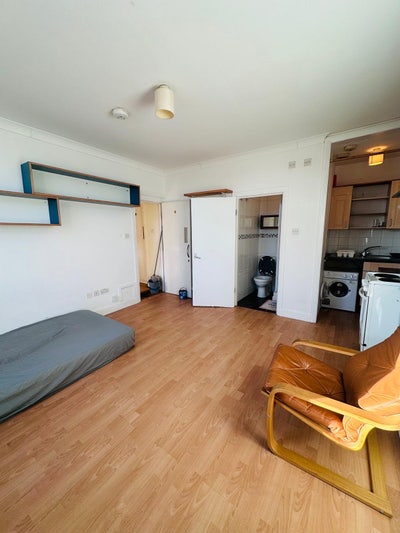 Lovely studio Stroud Green Road zone 2  Main Photo