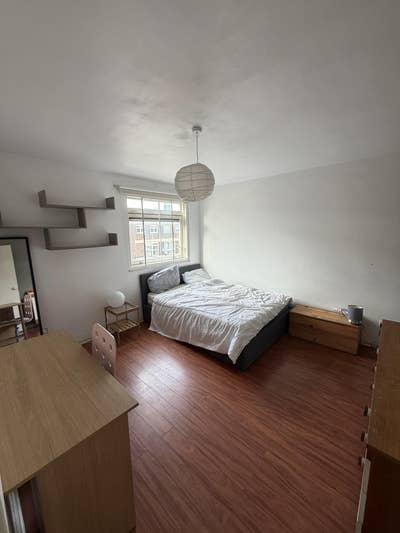Double Room in Camberwell with walk in wardrobes Main Photo