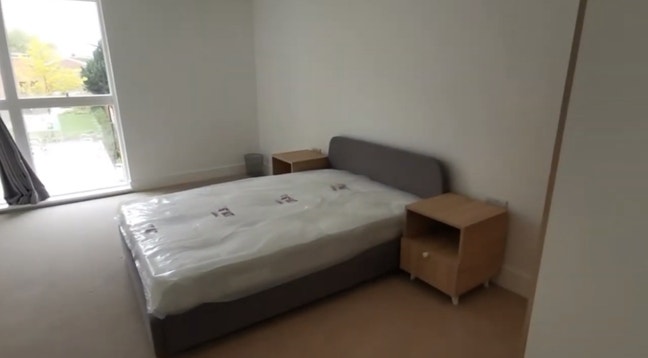 Modern contemporary En-suite room available OX2 Main Photo