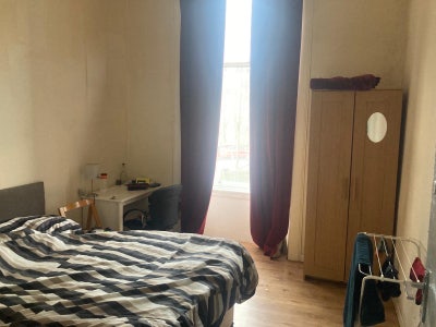 Room in West End Flat / Urgent Main Photo