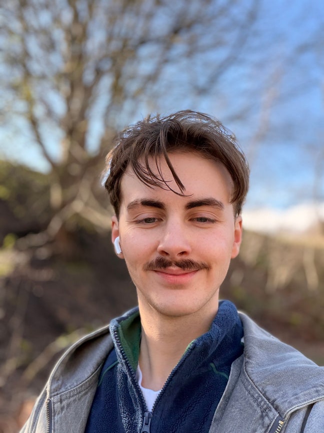 Looking for flat mates Main Photo