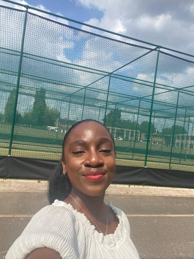 I am a professional female looking for a sing... Main Photo