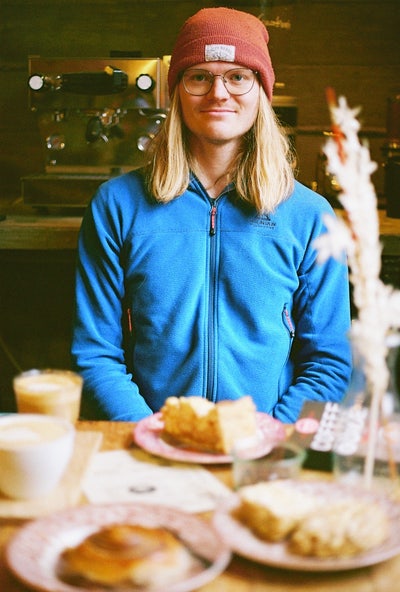 Looking for a room for a 5 months research visit Main Photo