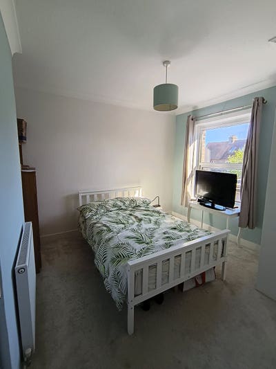 Small double room, Burgess Hill Main Photo