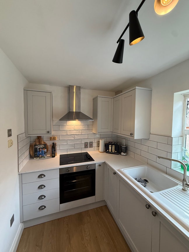 Flat Share with Bedroom and Own Bathroom Main Photo