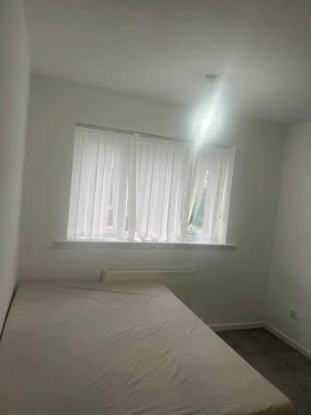 One Bedroom Available Immediately in a house Main Photo
