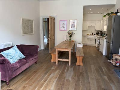 Large Double Room - Central Pollocksheilds  Main Photo