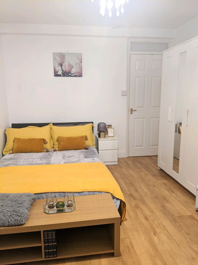 Double bright cosy room in Ickenham  Main Photo