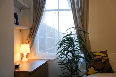 Quiet room, 3-4 mins Surrey Quays | Bills included Main Photo