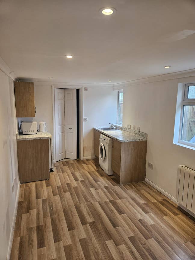 Studio Flat in Edmonton, London  Main Photo