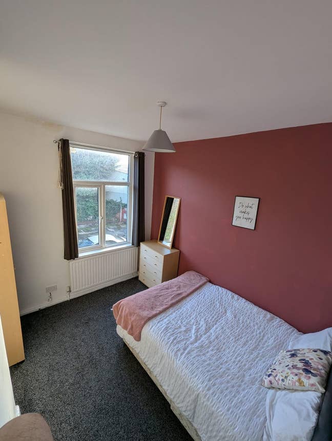 20% off July Fab Rooms - Burley Train Station!!  Main Photo