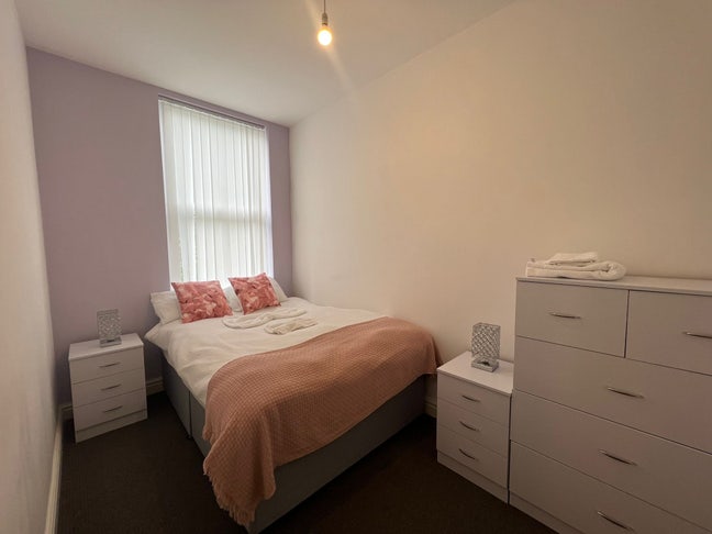 Cozy 2bed furnished decorated flat - top location Main Photo