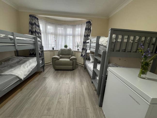 Cozy Room for ladies 5min to Canons park   Main Photo