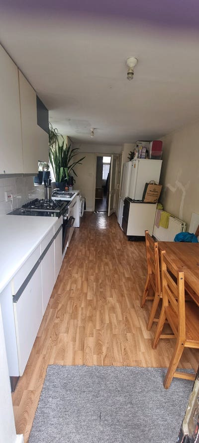 Single Room in Wood Green. Main Photo