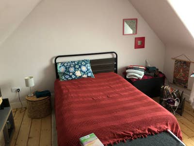 Spacious double room; garden; parking; garage Main Photo