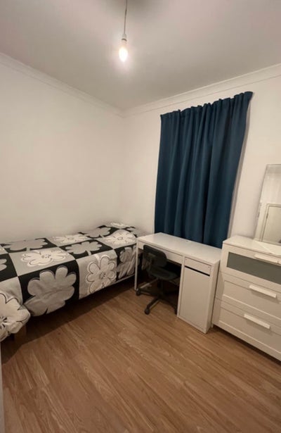 &pound;700 Room to rent close to station! Main Photo