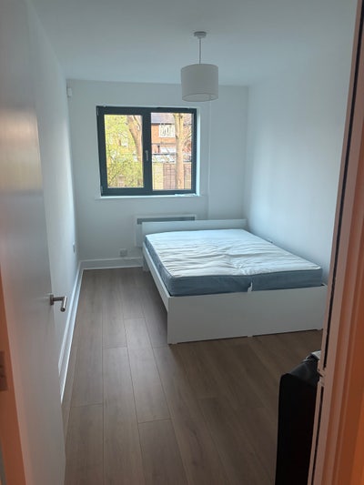 2 bedrooms available  Main Photo