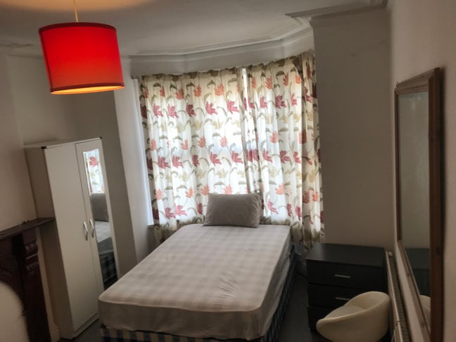 Short term, Ready to move- Ensuite Main Photo